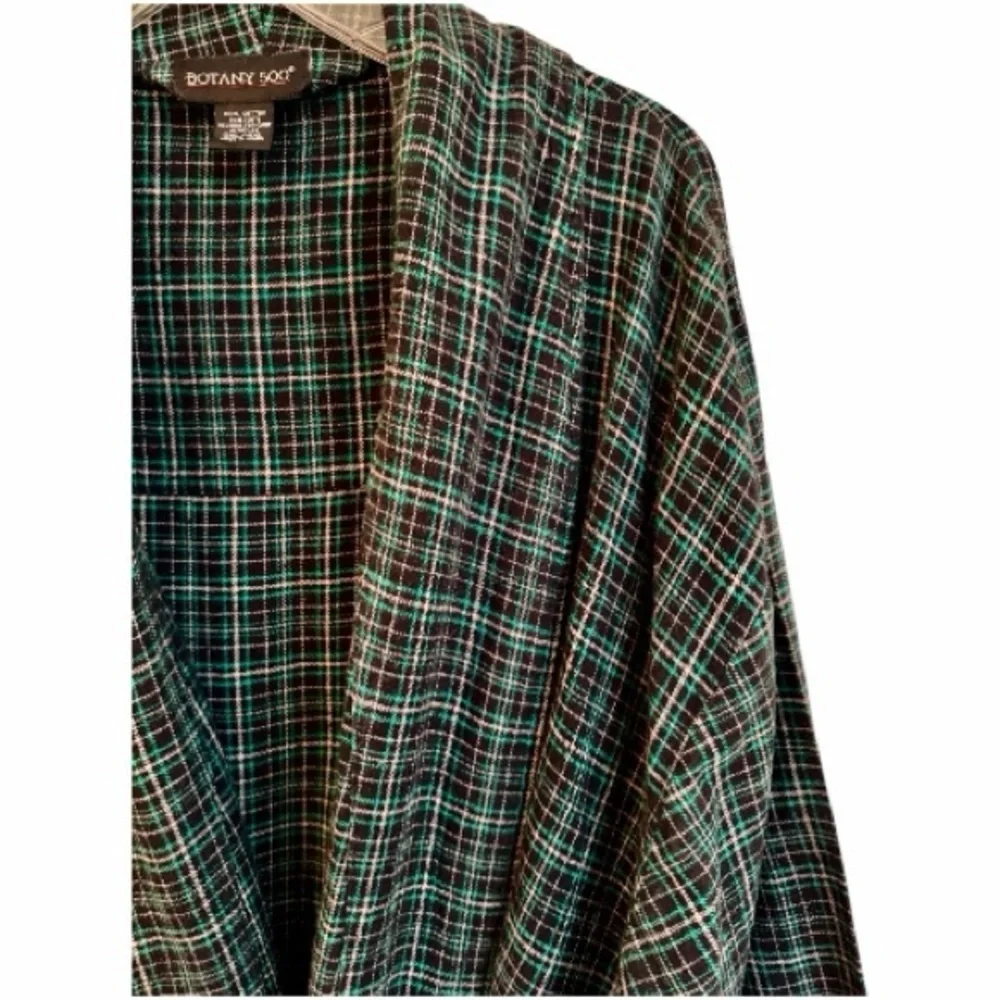BOTANY 500, MENS, GREEN/BLACK PLAID, BATH ROBE. SIZE 3XL/4XL - Picture 2 of 6